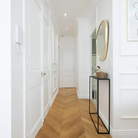 Apartment 3-br In The Heart Of Downtown Cannes