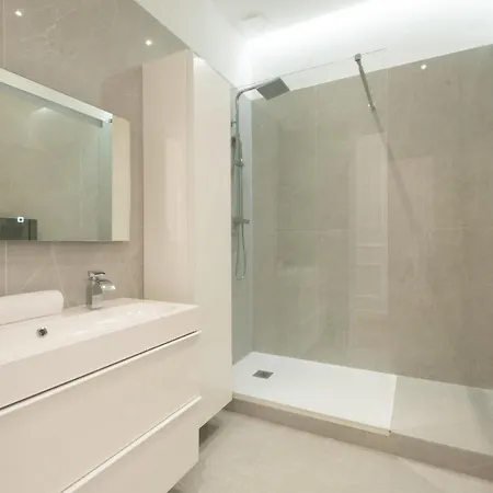 3-br In The Heart Of Downtown * Cannes