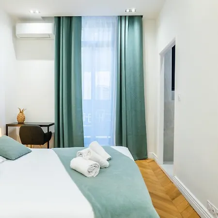 3-br In The Heart Of Downtown Apartment Cannes